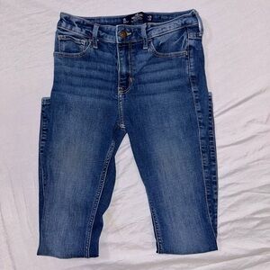 Woman’s Hollister High Rise Skinny Jeans